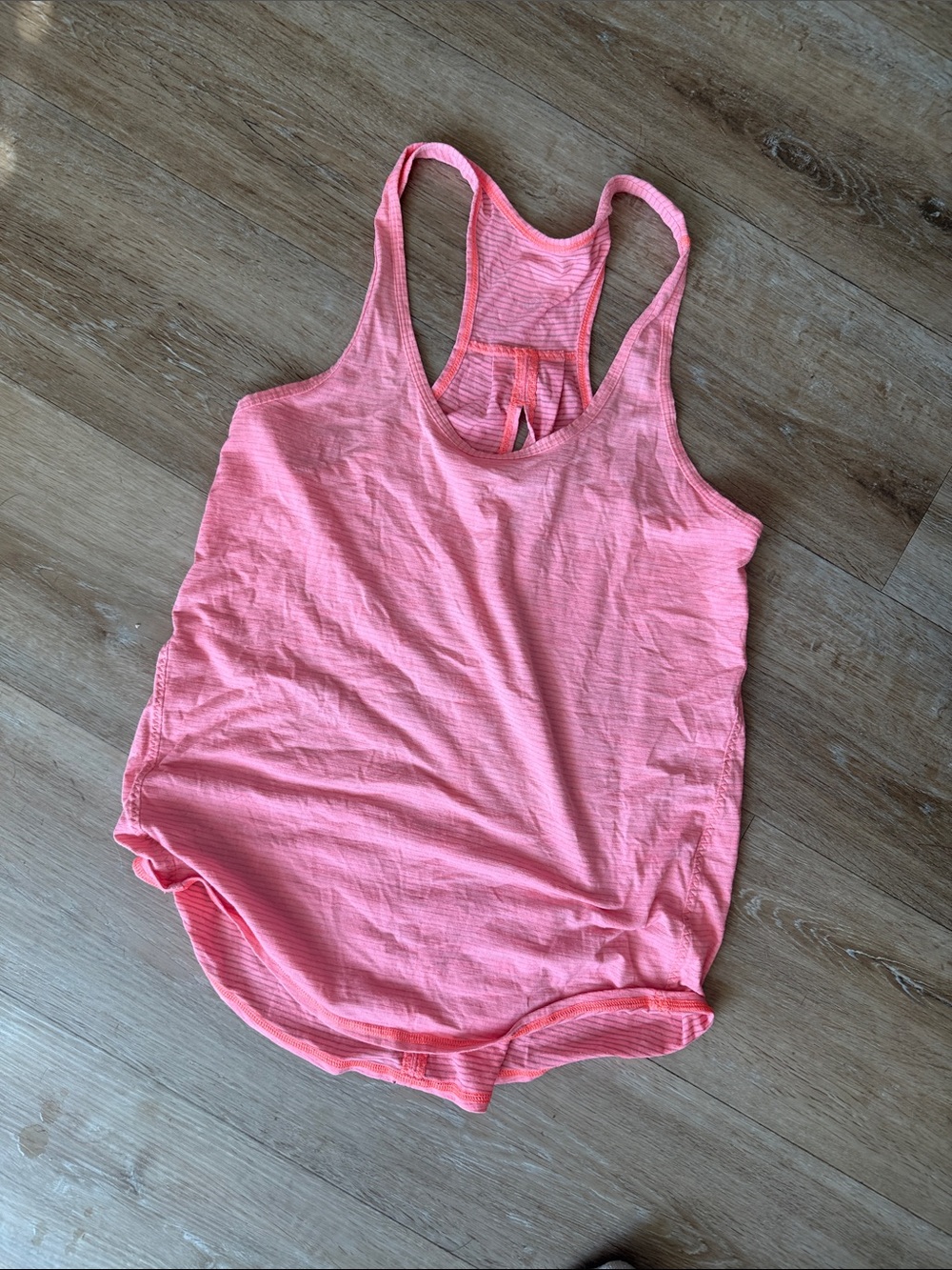 Lululemon tank - Picture 1 of 3